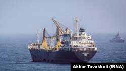 Медийни публикации допускат, че иранският кораб "Бехшад" в Червено море може да се ревърне в цел за САЩ. 