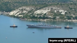 Сили РФ почали встановлювати баржі біля входу в Новоросійський морський порт «для захисту Чорноморського флоту», йдеться у повідомленні Міністерства оборони Британії