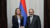 ԱՄՆ Միջազգային զարգացման գործակալության ղեկավար Սամանթա Փաուերը և Հայաստանի վարչապետ Նիկոլ Փաշինյանը, 5-ը ապրիլի, 2024թ., Բելգիա