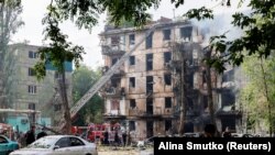 Орус армиясынын ракеталык соккусуна дуушар болгон беш кабаттуу үй. 13-июнь, 2023-жыл. 