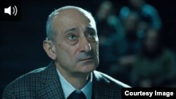 A tanúban egy belga hegedűművész látja Moszkva szemszögéből az ukrajnai hadjáratot. A képen Karen Badalov színész