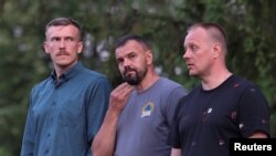 Түркиядан кайтып келген "Азовсталды" коргогон жоокерлердин командирлери.