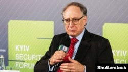 Alexander Vershbow volt moszkvai amerikai nagykövet (archív fotó)