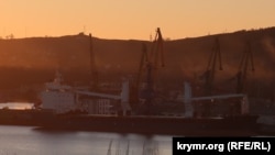 Суховантаж SAN COSMAS у порту Феодосії, Крим, 28 грудня 2023 року