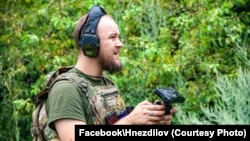 Сам Гнезділов на своїй сторінці у фейсбуці підтвердив затримання