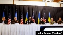 Германиядагы АКШнын "Pамштайн" аба базасындагы Украинанын коргоо тобунун жолугушуусу. 21-апрель, 2023-жыл.