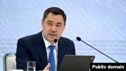 Садыр Жапаров планшети менен. Февраль, 2024-жыл