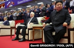 Владимир Путин (слева) и лидер Северной Кореи Ким Чен Ин. Пхеньян, 19 июня 2024 года