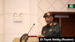 Arhivska fotografija: vrhovni general Sudana Abdel Fatah (Fattah) Burhan tokom ceremonije potpisivanja okvirnog sporazuma vojnih lidera i civilnih vlasti u Kartumu, 5. decembra 2022. 