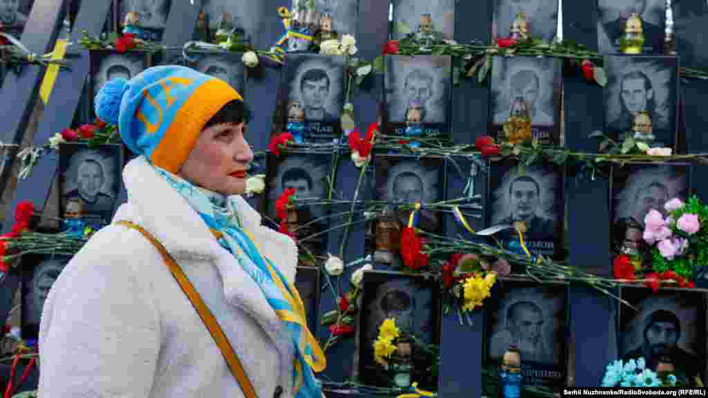 День пам'яті Героїв Небесної сотні був упроваджений п'ятим президентом України Петром Порошенком у 2015 році