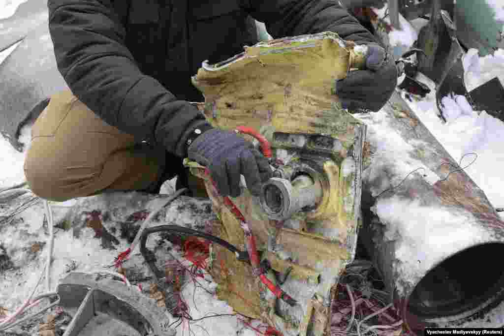 6 січня журналістам у Харкові показали уламки ракети, які, за словами українських чиновників, відрізняються від ракет російського виробництва. «Метод виробництва не дуже сучасний, – каже Чубенко про уламки ракети. – Є відмінності від стандартних ракет «Іскандер», які ми бачили раніше під час ударів по Харкову. Тому ми схиляємося до версії, що це може бути ракета, яку надала Північна Корея»