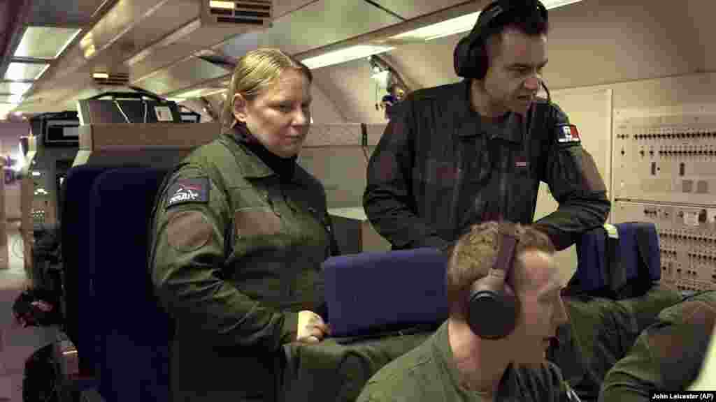 A személyzet egy távoli orosz AWACS-ot észlelt az Azovi-tenger felett sok száz kilométerre, a Krím félsziget keleti oldalán