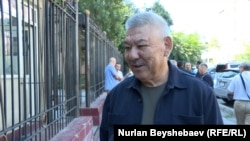 Азимбек Бекназаров. Архив сүрөт. 