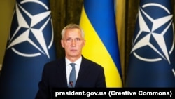 Генсекретар НАТО Єнс Столтенберґ звернувся до країн-членів з проханням зберегти військову допомогу Україні на тому ж рівні, що і в роки після повномасштабного вторгнення Росії 