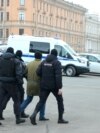 Задержания Росгвардией на акции против войны в Санкт-Петербурге, апрель 2022 года