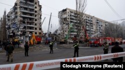 Stambena zgrada u ukrajinskom gradu Dnjepar pogođena u ruskom raketnom napadu 14. januara 2023.
