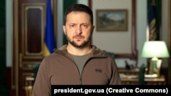 "Kako se bliži praznična sezona, ruski teroristi bi ponovo mogli da se aktiviraju", rekao je Zelenski u svom večernjem video obraćanju 23. decembra.