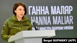 «Бої точаться довкола Бахмута – як на півдні, так і на півночі. На північному фланзі протягом усього минулого тижня було дуже гаряче у районах Кліщіївки, Курдюмівки та Озерянівки. Росіяни безуспішно намагалися відновити втрачене положення», – Ганна Маляр