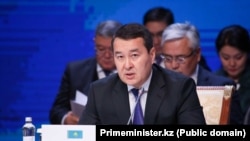 Алихан Смаилов.