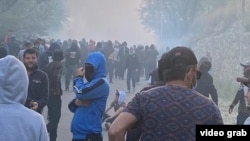 Хорог шаарында нааразылык акциясына чыккандар. 