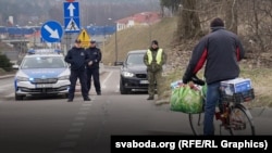 На дарозе на польскім баку перад памежным пераходам Баброўнікі — Бераставіца, архіўнае фота.