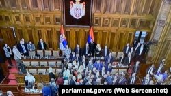 Koškanje u Skupštini Srbije na sednici o Kosovu, Beograd, 2. februar 2023.
