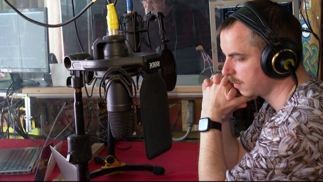 Liniște la radio | Un post de radio independent din Ungaria își pierde licența
