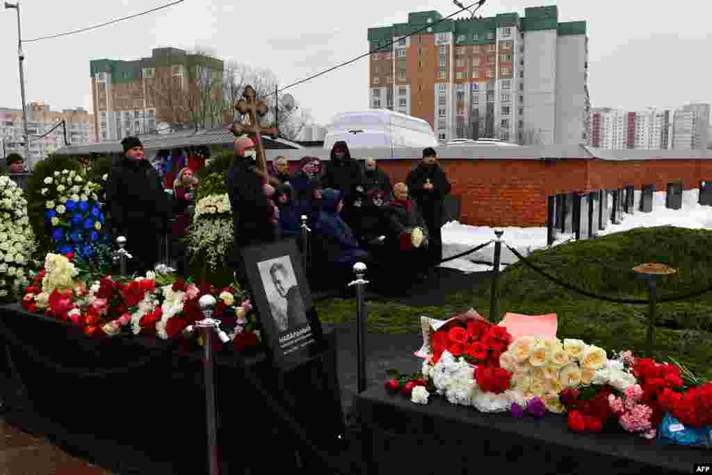  Борисов көрүстөнүндө Навальный менен коштошуу зыйнаты өттү. 