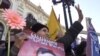 23 ноября 2003 года пришедшим к власти молодым, энергичным и многообещающим лидерам “Розовой революции” рукоплескала почти вся Грузия