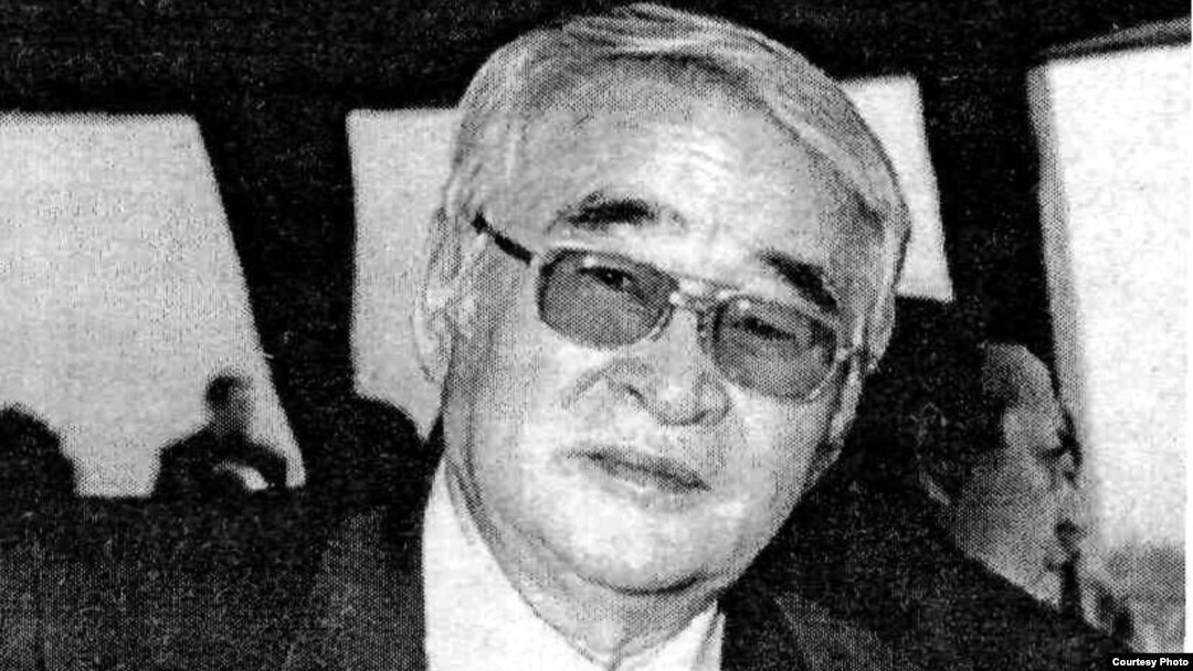Ерик Асанбаев, первый вице-президент Казахстана. Фото опубликованное в газете "Эпоха", ноябрь 2002 года. 