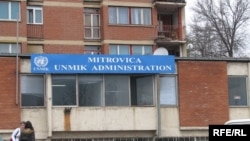 Kosovska Mitrovica, Kancelarija UNMIK-a, Foto: Ricki Green