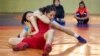 Финальный поединок чемпионата Кыргызстана по вольной борьбе среди девушек. Бишкек. 1 мая 2019 г.
