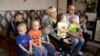 Біженці з Донбасу Світлана та Олександр Грубики з 13 дітьми потрапили на Урал