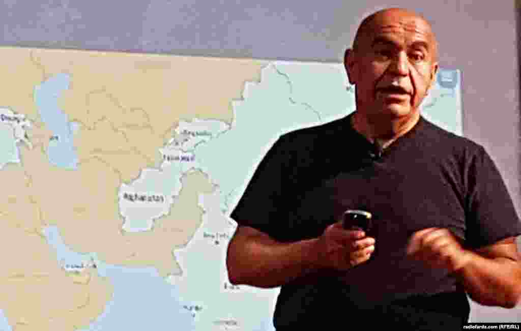 کامران الهیان از کارآفرینان موفق در آمریکا و از بنیادگذاران «آی بریجز»