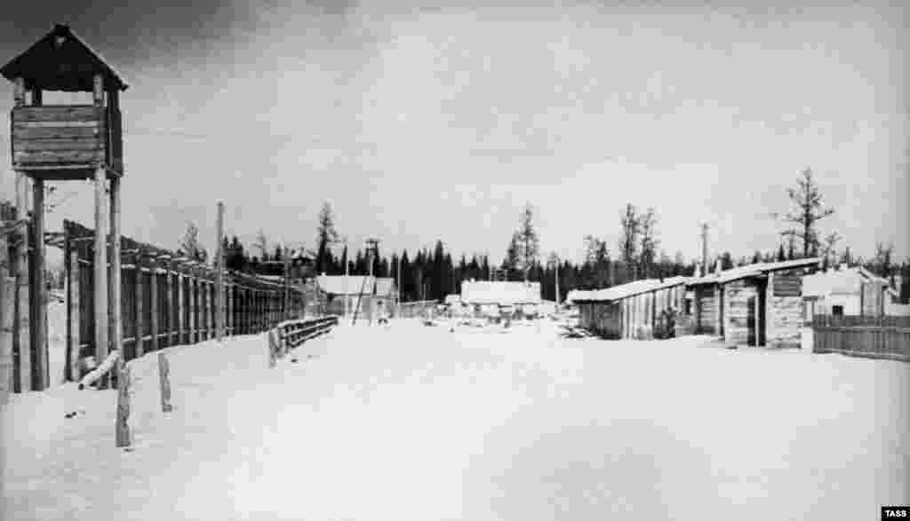 Җиденче санлы Озерный хезмәт лагереннан бер күренеш, 1951 ел
