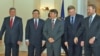 Predsednik Evropske komisije Žoze Manuel Baroso i komesar za proširenje EU Štefan File (drugi sdesna) fotografišu se sa članovima Predsjedništva BiH, Sarajevo, 08. april 2011.