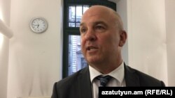 Նիլս Մուժնիեկս, արխիվ 