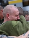 <p>Українські захисники після повернення з російського полону.<br><br>«Сьогодні Україна повернула 205 воїнів. Молоді хлопці й дорослі чоловіки з майже всіх видів і родів військ. Захисники Маріуполя та оборонці всієї лінії фронту», – <a href="https://t.me/V_Zelenskiy_official/14109" target="_self">повідомив</a> президент України Володимир Зеленський