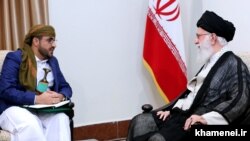  علی خامنه‌ای در دیدار با محمد عبدالسلام، سخنگوی جنبش انصارالله یمن
