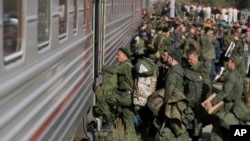 Проте депутат не виключив можливості проведення військами РФ тактичного наступу на всіх ділянках фронту в разі мобілізації.
