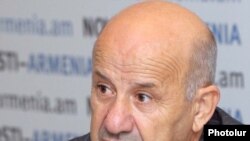 Armenia -- Alvaro Antonian, head of the National Service for Seismic Defense, at a news conference in Yerevan, 7Dec2010.