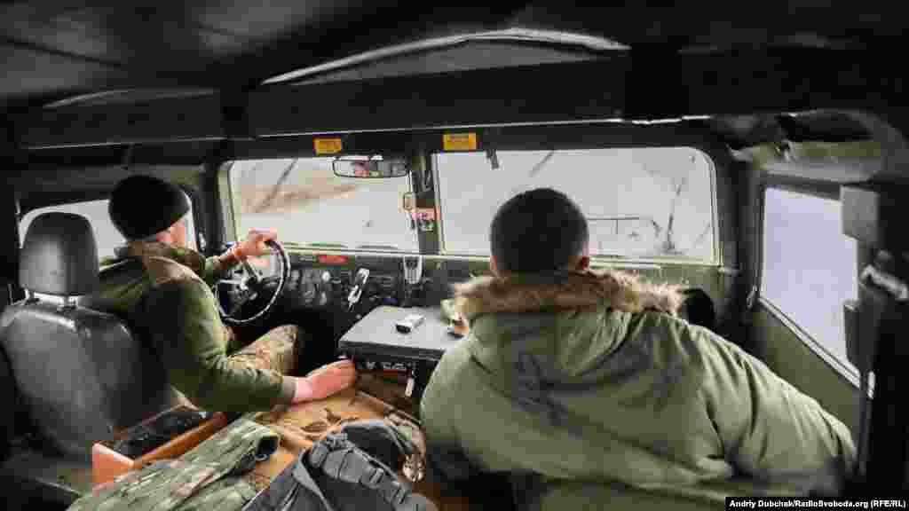 До позицій морпіхів у Широкині добираємося на американському «Гамві»