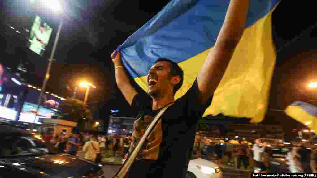 Тепер збірна України зустрінеться у чвертьфіналі турніру Євро-2020 зі збірною Англії, яка 29 червня обіграла збірну Німеччини з рахунком 2:0. Читайте також: «Вибачте, а що там в Росії?», «уроки Шеви» та «Щастя є!» Україна історично пробивається до чвертьфіналу Євро-2020