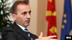 Абдулаќим Адеми.