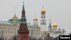 Кремль утверждает, что РФ и США согласились разработать меры по запрещению ударов по объектам энергетики России и Украины сроком на 30 суток начиная с 18 марта 2025 года.