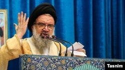 احمد خاتمی، امام جمعه تهران گفته است اینکه «مردم خودشان خوب می‌فهمند به معنای آن نیست که نظارتی وجود نداشته باشد»