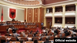 Зміни до Конституції Албанії були внесені на вимогу Європейського Союзу