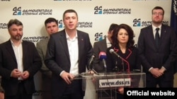 Predstavnici DSS-a i Dveri na konferenciji za novinare, novembar 2014.