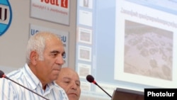 Պատմամշակութային ժառանգության գիտահետազոտական կենտրոնի տնօրեն Հակոբ Սիմոնյանը: