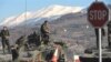 Francuski vojnici KFOR-a na prelazu Jarinje između Srbije i Kosova
